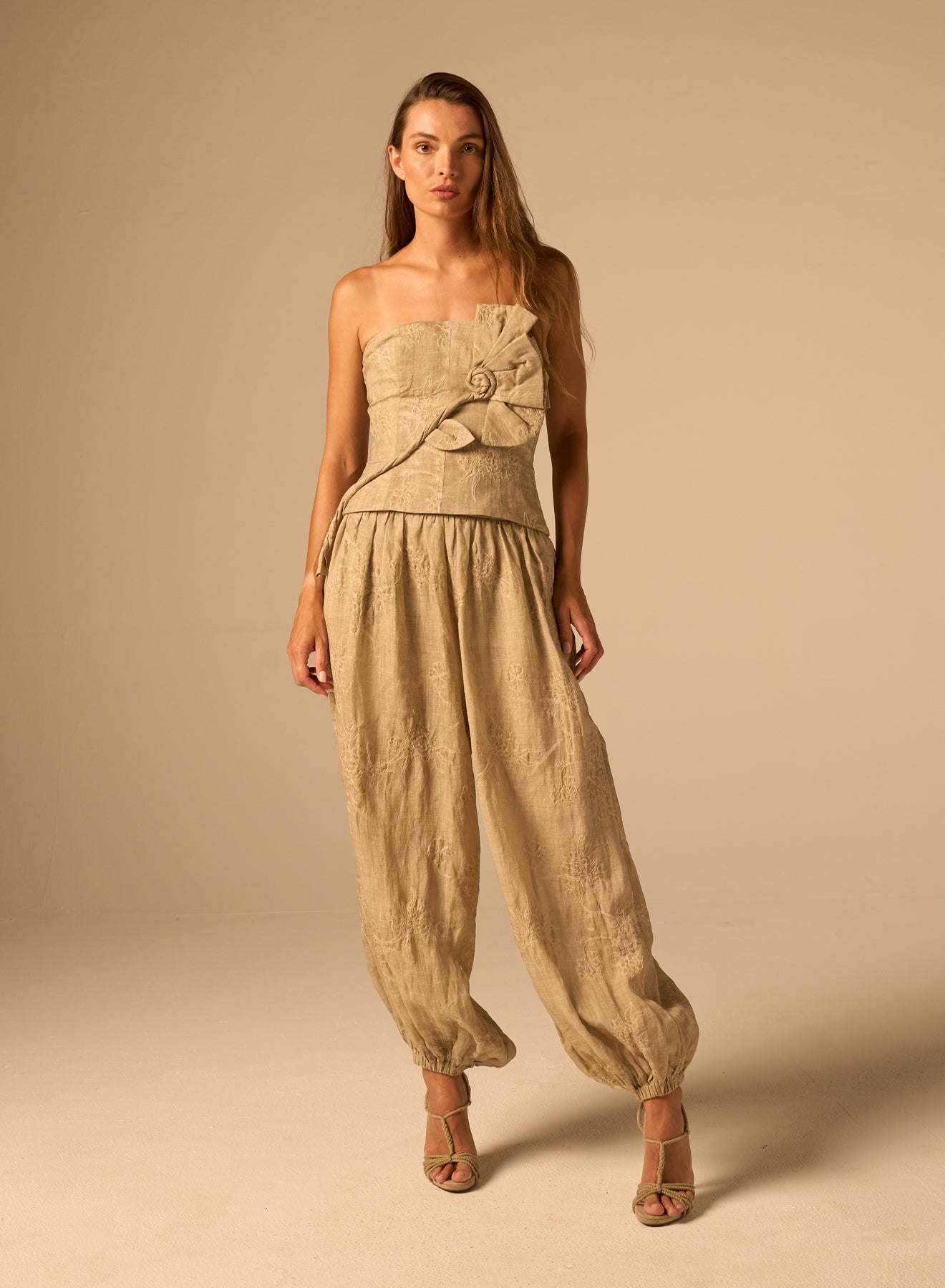 Roman Pant