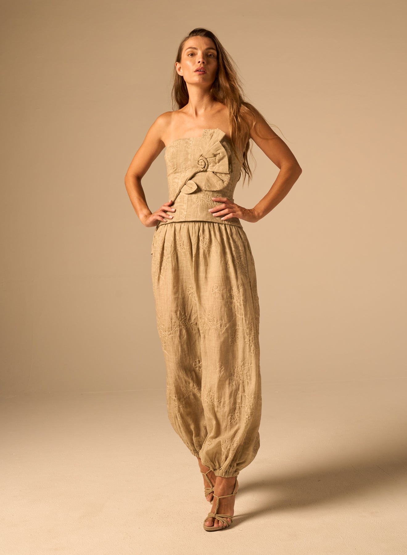 Roman Pant